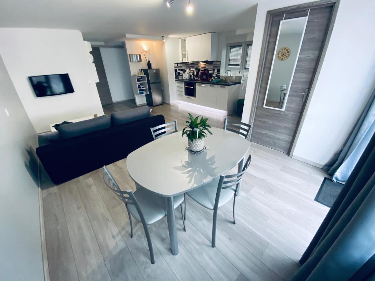 Toul Appartement Entier Avec Parking Prive Au Calme Cosy A Etage Avec Balcon المظهر الخارجي الصورة